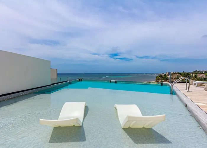 Ocean Front! Amazing Rooftop Pool, Walk To Fifth! * Playa del Carmen